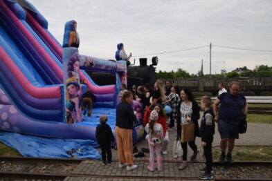 Teren imprezy z dmuchańcem